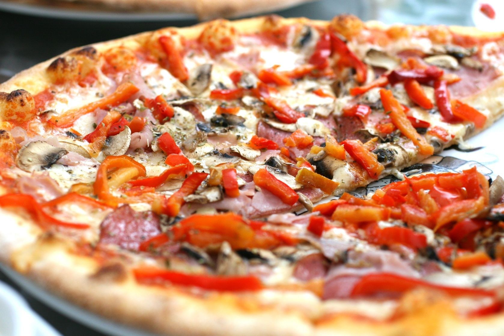 Giovanni's Pizzeria logo